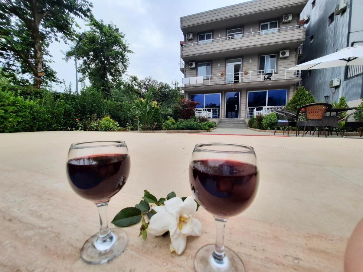 Nica Hotel Kobuleti Bagian luar foto