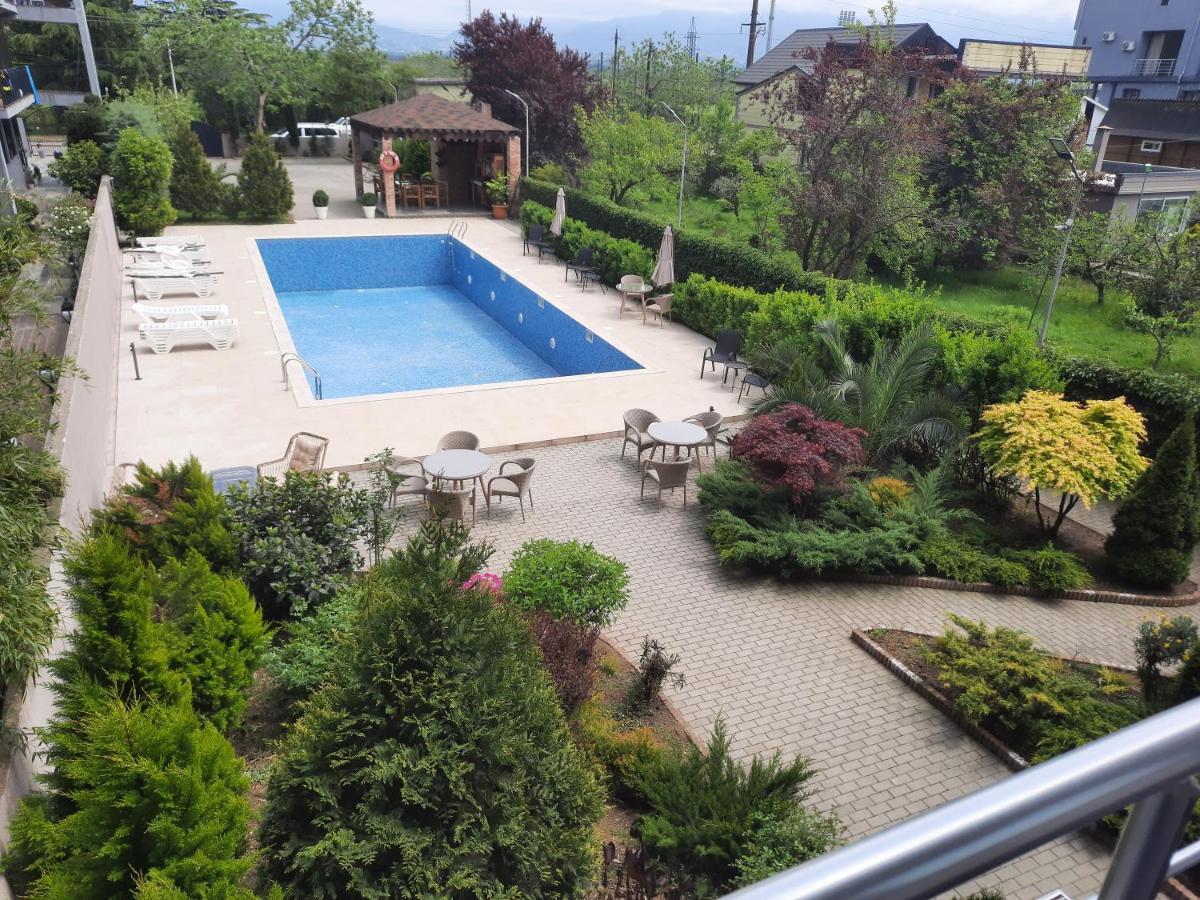 Nica Hotel Kobuleti Bagian luar foto