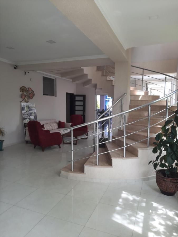 Nica Hotel Kobuleti Bagian luar foto