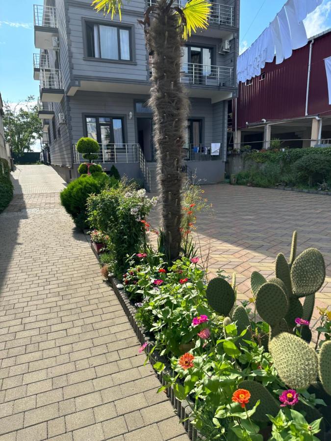 Nica Hotel Kobuleti Bagian luar foto
